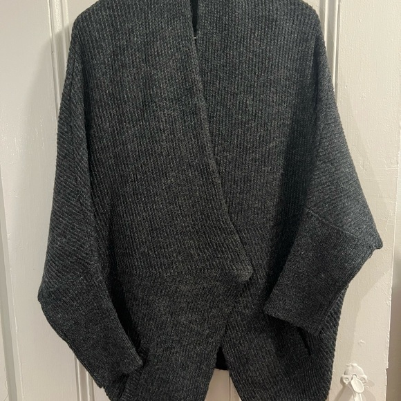Sleeping in Snow, charcoal, gray oversize cocoon, cardigans sweater, medium - Picture 1 of 6